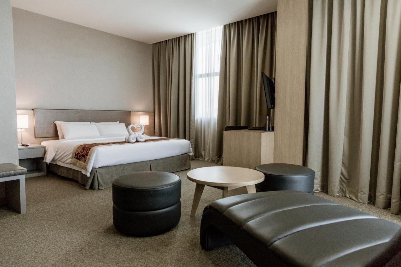 Hotel N°5 Кота-Кинабалу Экстерьер фото
